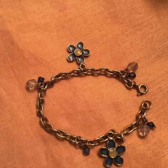 Silvertone Blue Daisy Bracelet - Picture 1 of 4